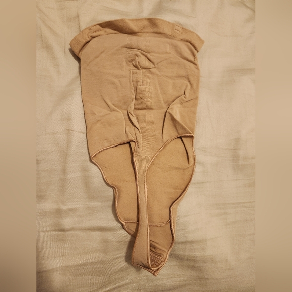 Brand New Skims Seamless Sculpt Strapless Thong Bodysuit - Picture 4 of 8